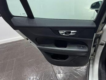 Volvo V60 2.0 D4 Momentum Pro Auto Euro 6 (s/s) 5dr