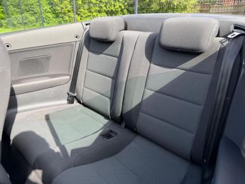 Volkswagen Golf 2.0 TDI BlueMotion Tech SE Cabriolet DSG Euro 5 (s/s) 2dr