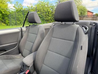 Volkswagen Golf 2.0 TDI BlueMotion Tech SE Cabriolet DSG Euro 5 (s/s) 2dr