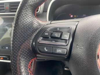 MG MG ZS 72.6kWh Trophy Connect Long Range Auto 5dr