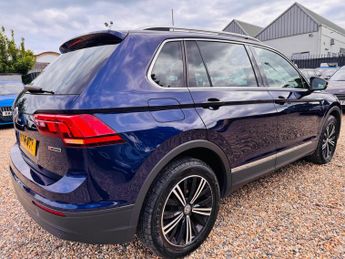 Volkswagen Tiguan 2.0 TDI SE Navigation DSG 4Motion Euro 6 (s/s) 5dr