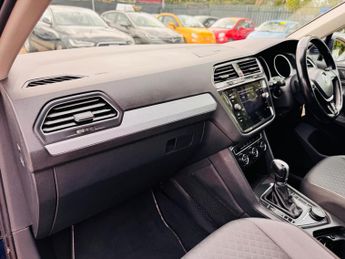 Volkswagen Tiguan 2.0 TDI SE Navigation DSG 4Motion Euro 6 (s/s) 5dr