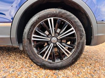 Volkswagen Tiguan 2.0 TDI SE Navigation DSG 4Motion Euro 6 (s/s) 5dr