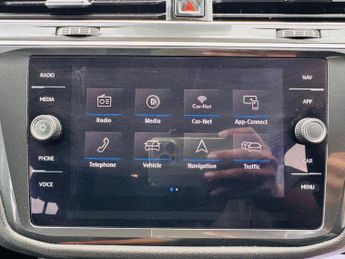 Volkswagen Tiguan 2.0 TDI SE Navigation DSG 4Motion Euro 6 (s/s) 5dr