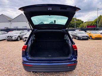 Volkswagen Tiguan 2.0 TDI SE Navigation DSG 4Motion Euro 6 (s/s) 5dr