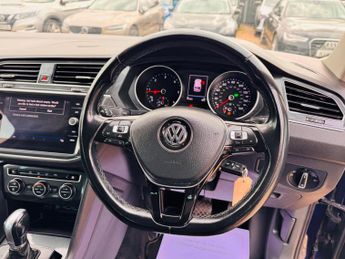 Volkswagen Tiguan 2.0 TDI SE Navigation DSG 4Motion Euro 6 (s/s) 5dr