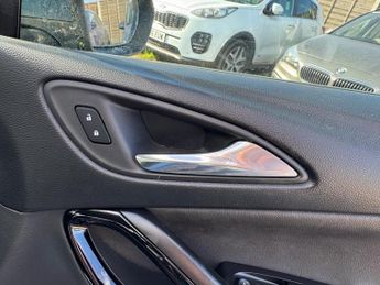 Vauxhall Astra 1.4i Turbo Elite Nav Sports Tourer Auto Euro 6 (s/s) 5dr