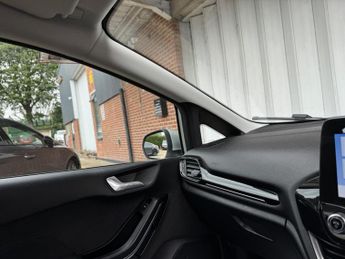 Ford Fiesta 1.0T EcoBoost Titanium Auto Euro 6 (s/s) 5dr