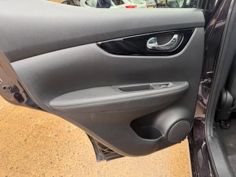 Nissan Qashqai 1.6 dCi Tekna XTRON 2WD Euro 6 (s/s) 5dr