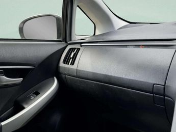Toyota Prius 1.8 VVT-h T3 CVT Euro 5 (s/s) 5dr