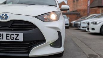 Toyota Yaris 1.5 VVT-h Icon E-CVT Euro 6 (s/s) 5dr