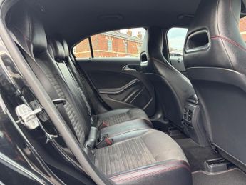 Mercedes-Benz A Class 1.5 A180d AMG Line (Premium) 7G-DCT Euro 6 (s/s) 5dr