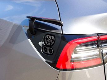 Tesla Model Y (Dual Motor) Long Range Auto 4WDE 5dr