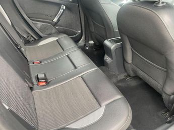 Peugeot 2008 1.2 PureTech Allure SUV 5dr Petrol EAT Euro 6 (s/s) (110 ps)