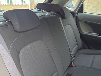 Hyundai KONA 1.6 h-GDi SE Connect SUV 5dr Petrol Hybrid DCT Euro 6 (s/s) (141