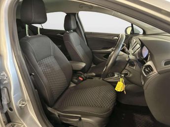 Vauxhall Astra 1.6 CDTi ecoTEC BlueInjection Tech Line Nav Hatchback 5dr Diesel