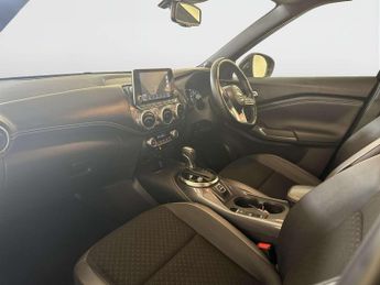 Nissan Juke 1.6 N-Connecta SUV 5dr Petrol Hybrid Auto Euro 6 (143 ps)