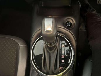 Nissan Juke 1.6 N-Connecta SUV 5dr Petrol Hybrid Auto Euro 6 (143 ps)
