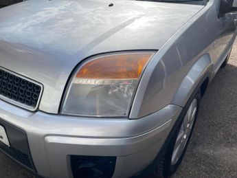 Ford Fusion 1.6 Plus 5dr
