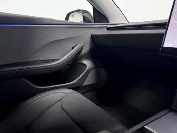 Tesla Model 3 Saloon 4dr Electric Auto RWD (208 ps)