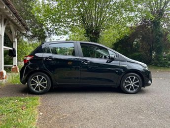 Toyota Yaris 1.5 VVT-h Icon Tech E-CVT Euro 6 (s/s) 5dr