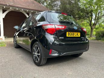 Toyota Yaris 1.5 VVT-h Icon Tech E-CVT Euro 6 (s/s) 5dr