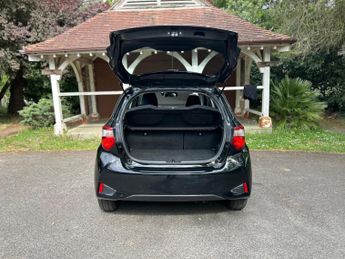 Toyota Yaris 1.5 VVT-h Icon Tech E-CVT Euro 6 (s/s) 5dr