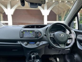 Toyota Yaris 1.5 VVT-h Icon Tech E-CVT Euro 6 (s/s) 5dr