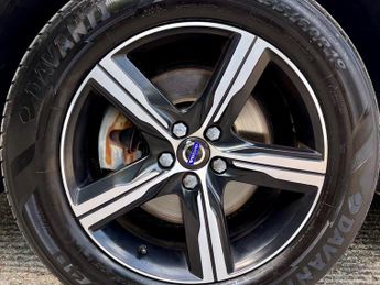 Volvo XC60 2.4 D5 R-Design Nav Auto AWD Euro 6 (s/s) 5dr