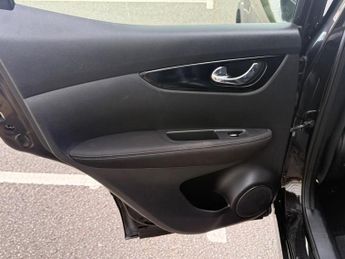 Nissan Qashqai 1.2 DIG-T N-Connecta 2WD Euro 6 (s/s) 5dr