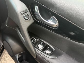 Nissan Qashqai 1.2 DIG-T N-Connecta 2WD Euro 6 (s/s) 5dr