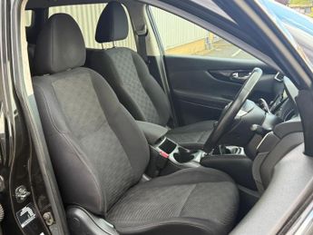 Nissan Qashqai 1.2 DIG-T N-Connecta 2WD Euro 6 (s/s) 5dr