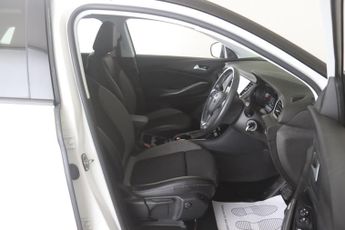 Vauxhall Grandland X 1.2 Turbo SRi Nav Auto Euro 6 (s/s) 5dr