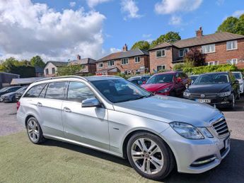 Mercedes-Benz E Class 2.1 E220 CDI BlueEfficiency Avantgarde Tiptronic Euro 5 5dr