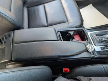 Mercedes-Benz E Class 2.1 E220 CDI BlueEfficiency Avantgarde Tiptronic Euro 5 5dr