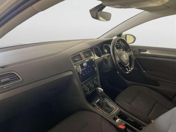 Volkswagen e-Golf 35.8kWh e-Golf Hatchback 5dr Electric Auto (136 ps)