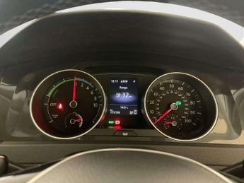 Volkswagen e-Golf 35.8kWh e-Golf Hatchback 5dr Electric Auto (136 ps)