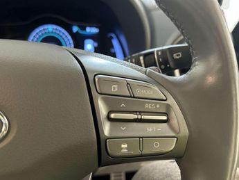 Hyundai KONA 64kWh Premium SE SUV 5dr Electric Auto (204 ps)