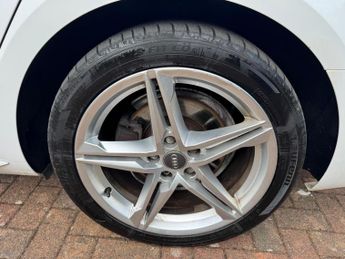 Audi A4 Avant 2.0 TDI S line S Tronic quattro Euro 6 (s/s) 5dr