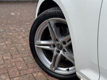 Audi A4 Avant 2.0 TDI S line S Tronic quattro Euro 6 (s/s) 5dr