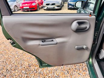 Vauxhall Corsa 1.4i CDX 5dr