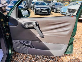 Vauxhall Corsa 1.4i CDX 5dr