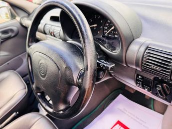 Vauxhall Corsa 1.4i CDX 5dr