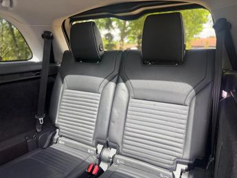 Land Rover Discovery 3.0 TD V6 HSE Luxury Auto 4WD Euro 6 (s/s) 5dr