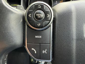 Land Rover Discovery 3.0 TD V6 HSE Luxury Auto 4WD Euro 6 (s/s) 5dr