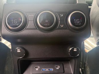 Land Rover Discovery 3.0 TD V6 HSE Luxury Auto 4WD Euro 6 (s/s) 5dr