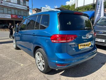 Volkswagen Touran 1.6 TDI BlueMotion Tech SE Family DSG Euro 6 (s/s) 5dr