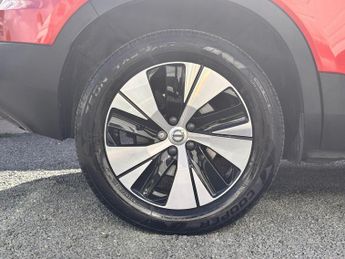 Volvo XC40 1.5h T4 Recharge 10.7kWh Plus Auto Euro 6 (s/s) 5dr