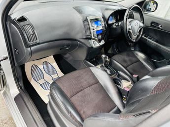 Hyundai i30 1.6 CRDi Premium Auto Euro 4 5dr