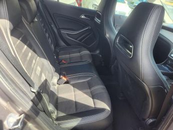 Mercedes-Benz GLA 1.6 GLA180 Urban Edition 7G-DCT Euro 6 (s/s) 5dr